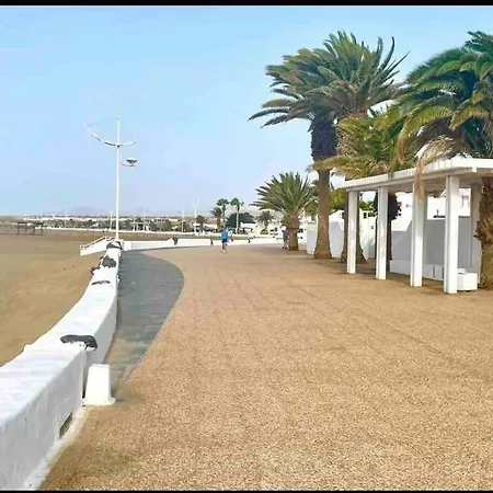 Casa Mesana Nuevo En La Playa Con Aire Acondicionado *